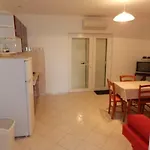 Emil Apartment *