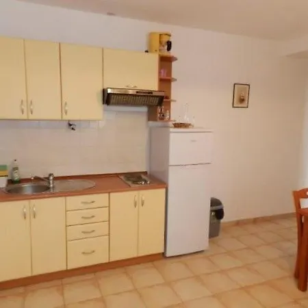 公寓 Emil 穆泰尔岛