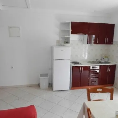 公寓 Emil 穆泰尔岛